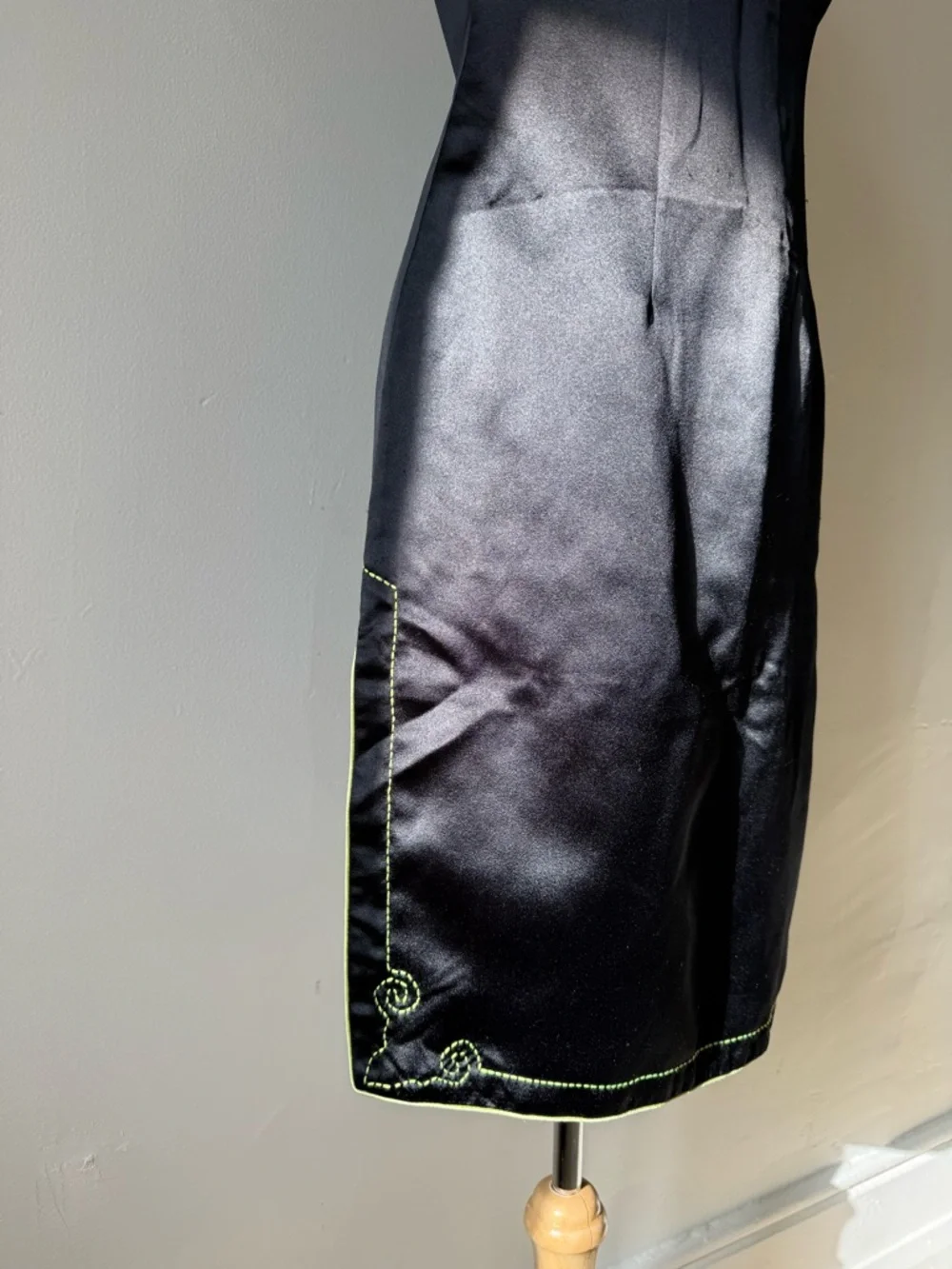 Vintage Style Black Satin Cheongsam Mini Dress Lime Green Trim y2k / 90s - Picture 5 of 12